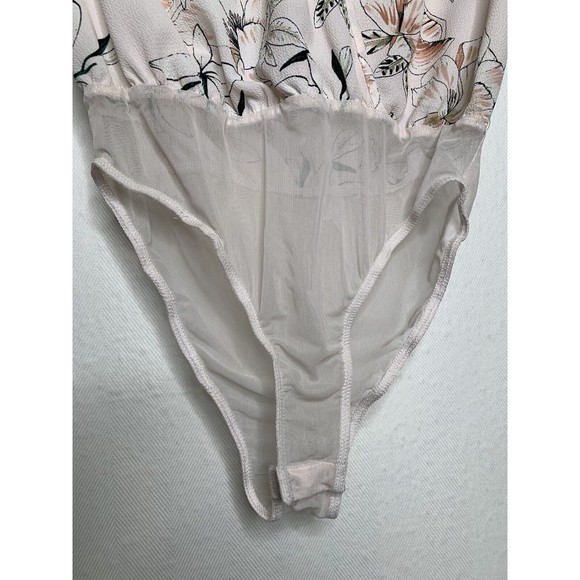 Astr The Label Floral Ruffle Snap Crotch Bodysuit Blouse Shirt Womens Size S - Picture 11 of 12